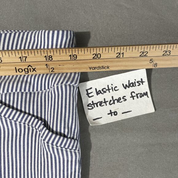 Coastal Capris Pants Signature Slimming Size 10 Petite Blue White Striped Preppy - Picture 10 of 13